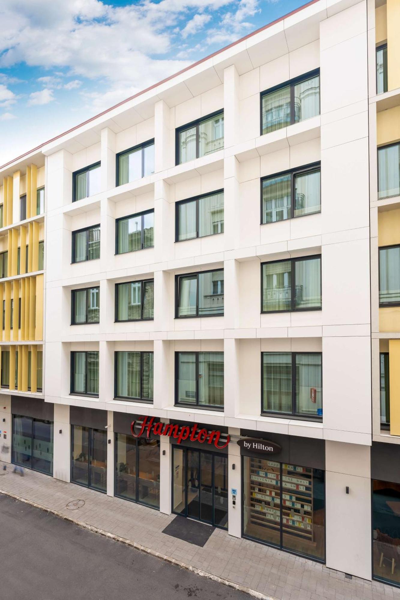 Hampton By Hilton Budapest City Centre Bagian luar foto